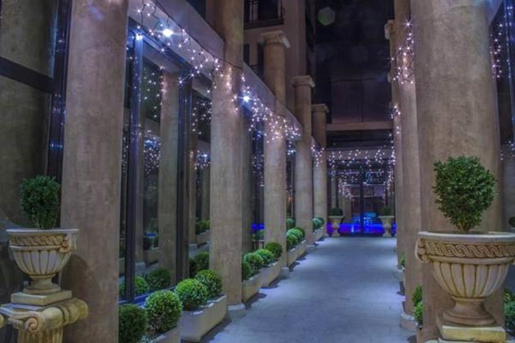 Hotel Bulevard Хунедоара Экстерьер фото