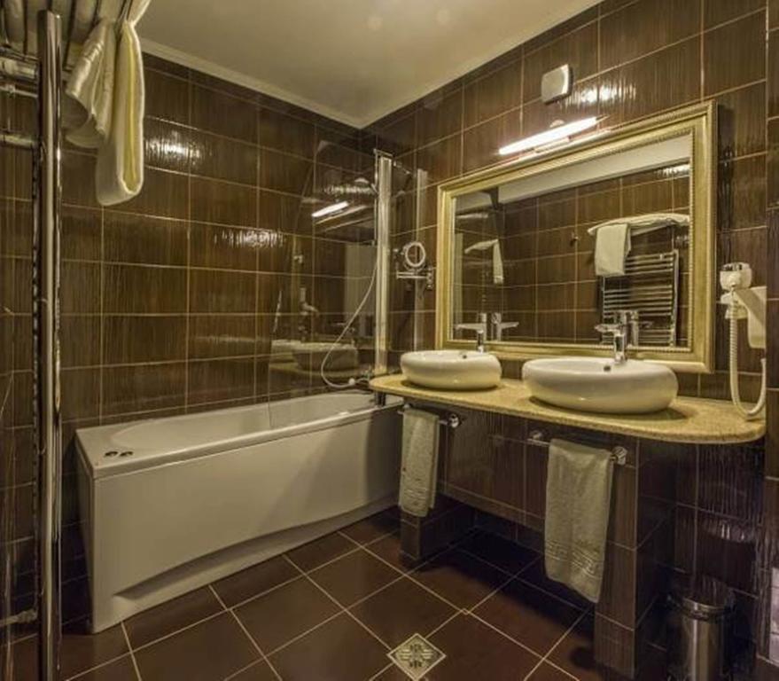 Hotel Bulevard Хунедоара Экстерьер фото