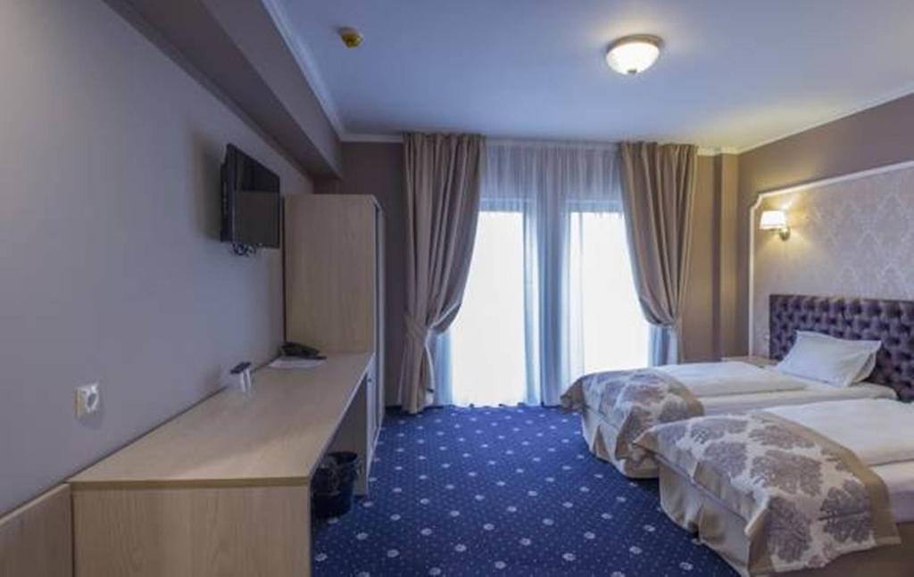 Hotel Bulevard Хунедоара Экстерьер фото