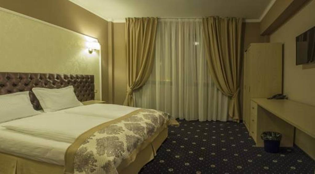 Hotel Bulevard Хунедоара Экстерьер фото